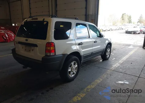 2004 Ford Escape Xlt z USA, uszkodzony, nr VIN 1FMYU03194KA73014